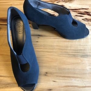 Life Stride Navy Shoe-ties